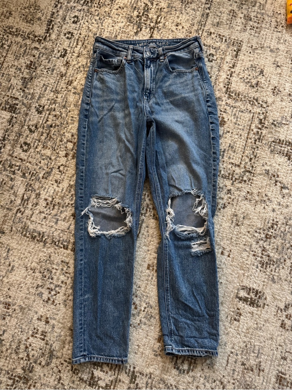 American Eagle Outfitters Women’s Ripped Dark Blue Straight Slim Mom Jeans